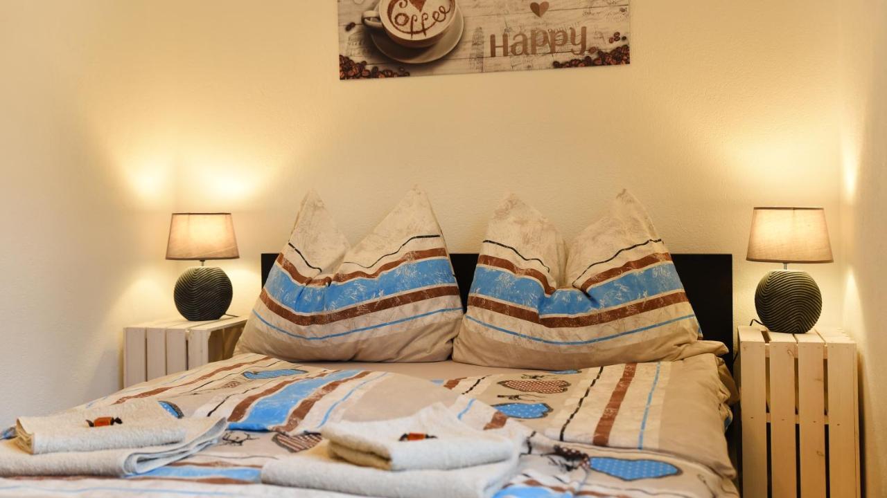 80 M2 Haushaelfte, 3 Zimmer, Parkplaetze, Bis 6 Pers Apartman Wängle Kültér fotó