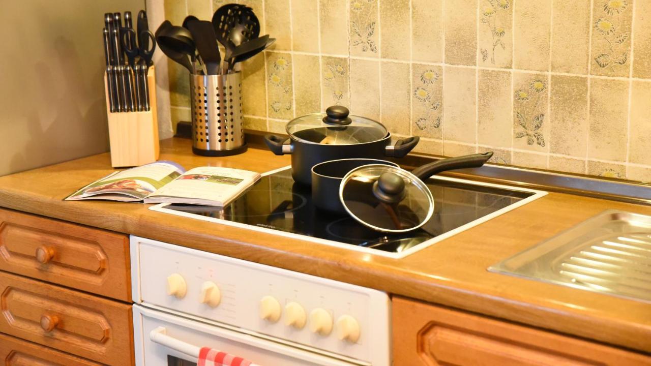 80 M2 Haushaelfte, 3 Zimmer, Parkplaetze, Bis 6 Pers Apartman Wängle Kültér fotó