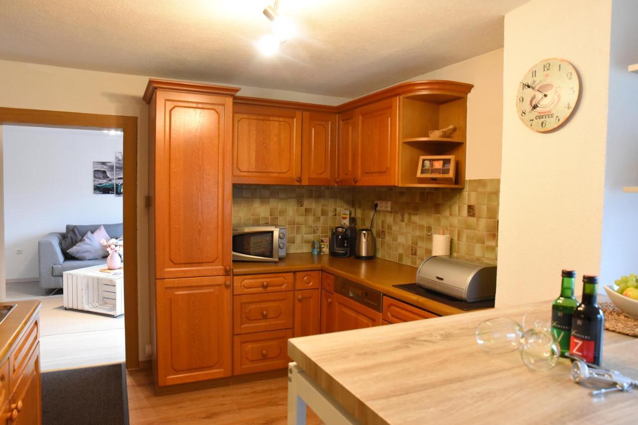 80 M2 Haushaelfte, 3 Zimmer, Parkplaetze, Bis 6 Pers Apartman Wängle Kültér fotó