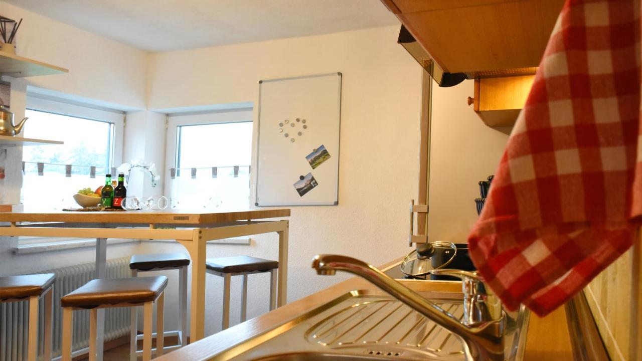80 M2 Haushaelfte, 3 Zimmer, Parkplaetze, Bis 6 Pers Apartman Wängle Kültér fotó